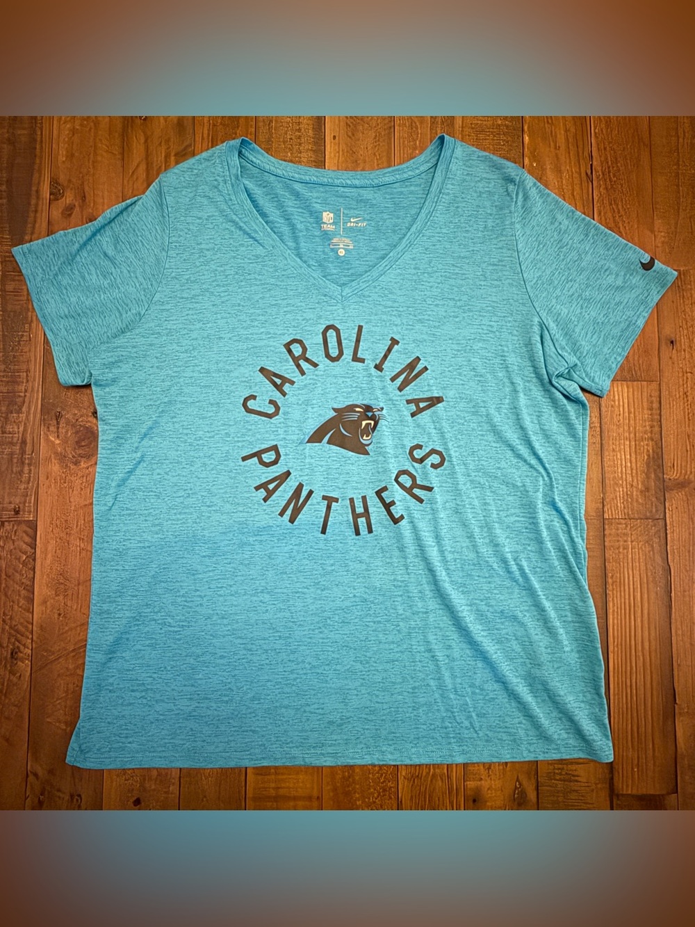 Nike Dri-FIT NFL Carolina Panthers Women’s V-Neck Performance T-Shirt – XL